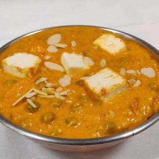 LS Matar paneer
