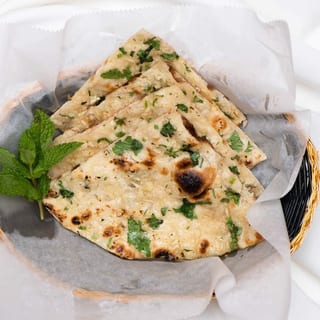 GARLIC NAAN