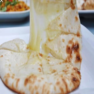 CHEESE NAAN